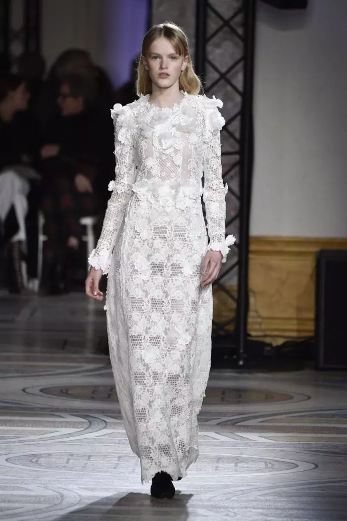 Défilé de mode Giambattista Valli Haute-Couture printemps-été 2018 à Paris
