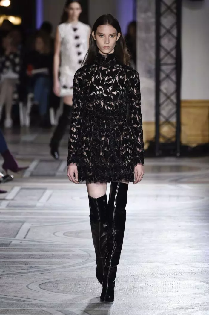 Défilé de mode Giambattista Valli Haute-Couture printemps-été 2018 à Paris