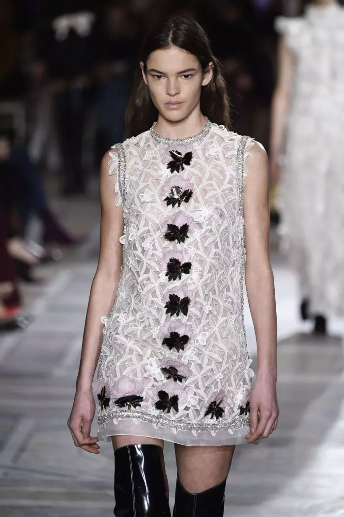 Défilé de mode Giambattista Valli Haute-Couture printemps-été 2018 à Paris