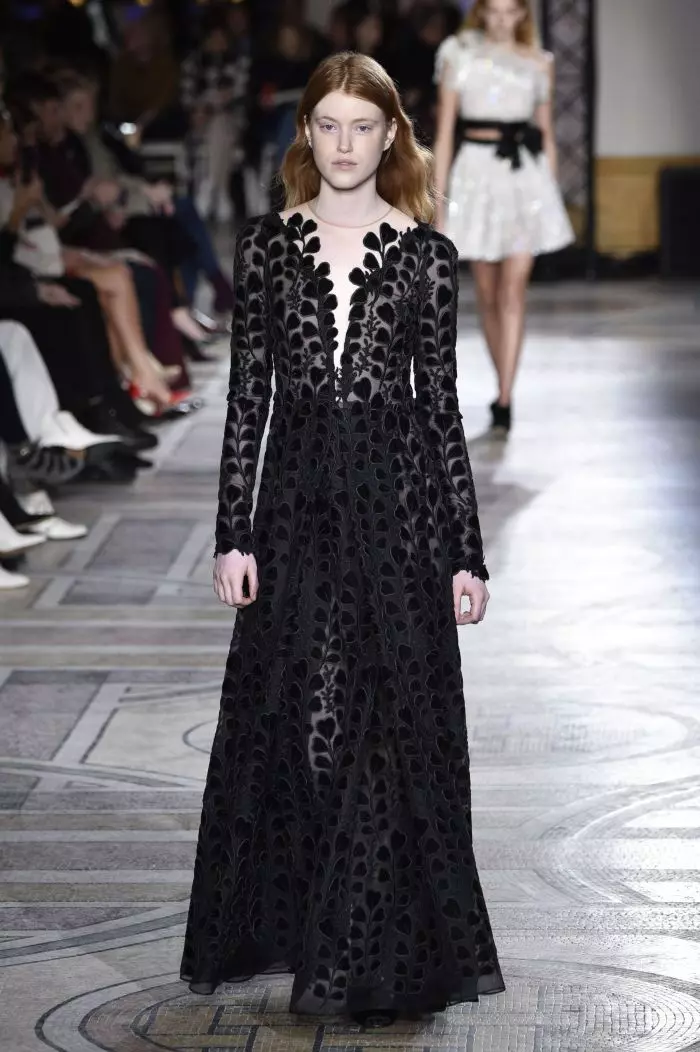 Défilé de mode Giambattista Valli Haute-Couture printemps-été 2018 à Paris