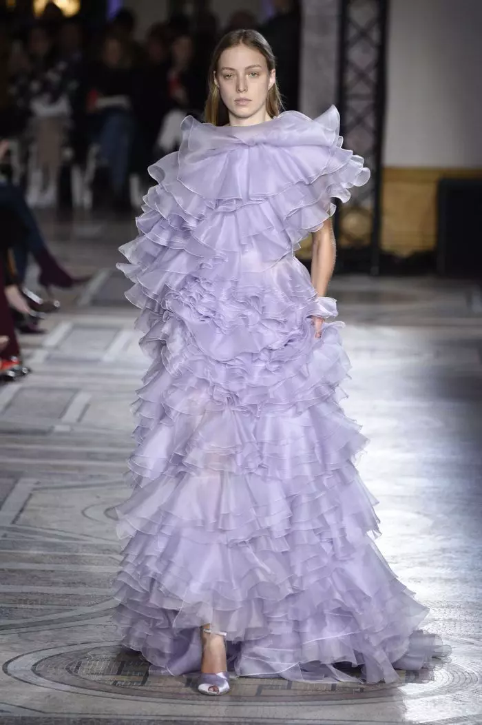 Défilé de mode Giambattista Valli Haute-Couture printemps-été 2018 à Paris