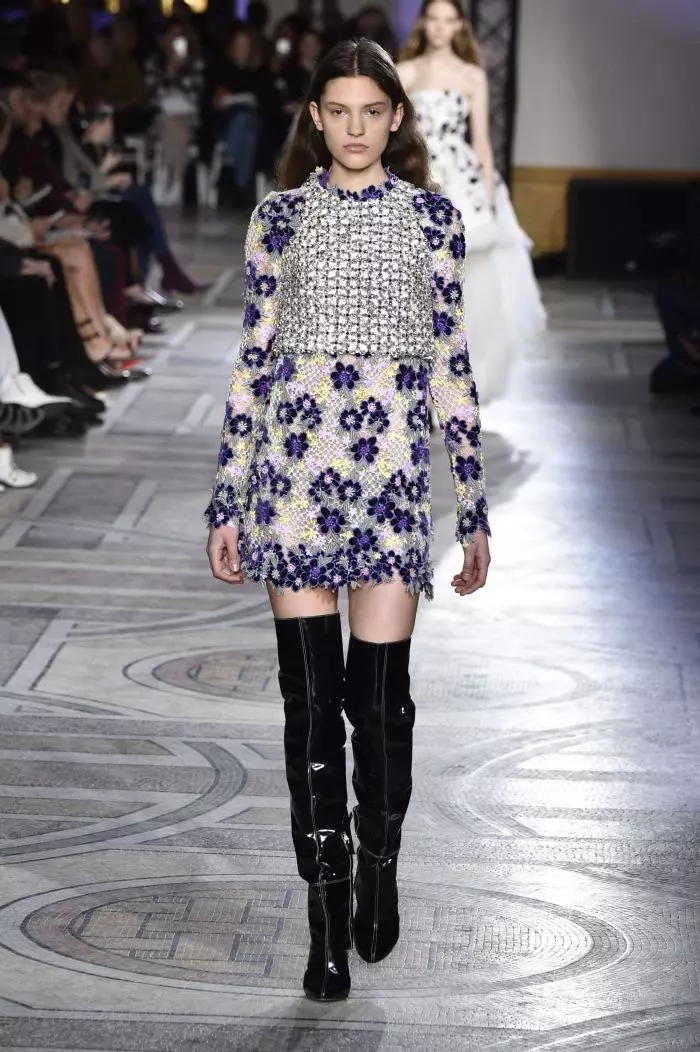 Défilé de mode Giambattista Valli Haute-Couture printemps-été 2018 à Paris