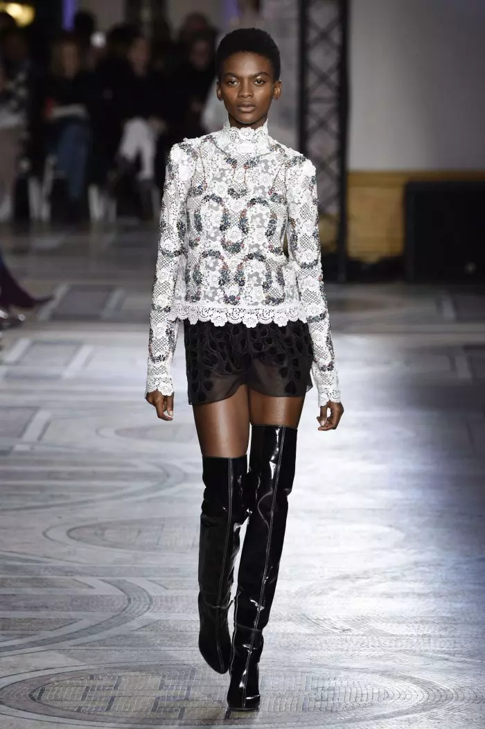 Défilé de mode Giambattista Valli Haute-Couture printemps-été 2018 à Paris