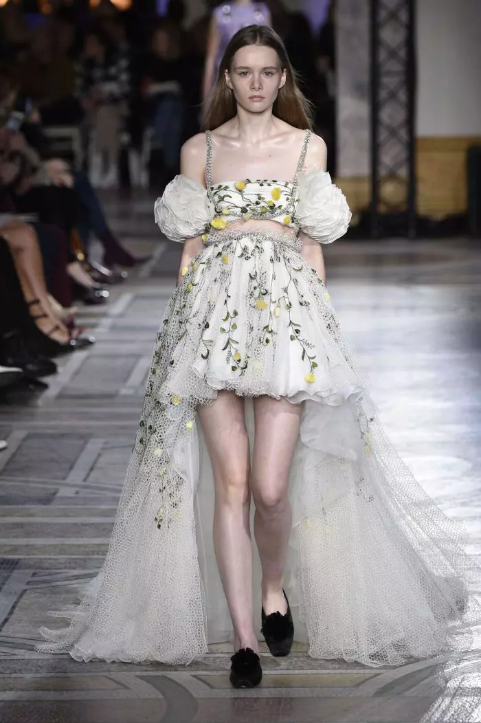 Défilé de mode Giambattista Valli Haute-Couture printemps-été 2018 à Paris