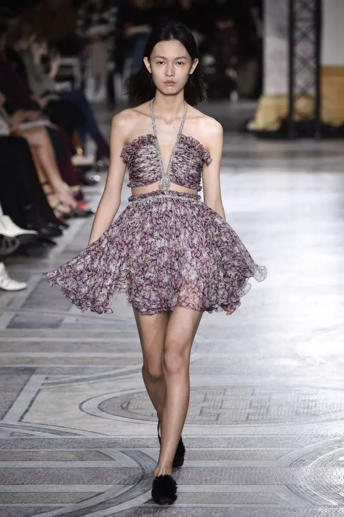 Défilé de mode Giambattista Valli Haute-Couture printemps-été 2018 à Paris