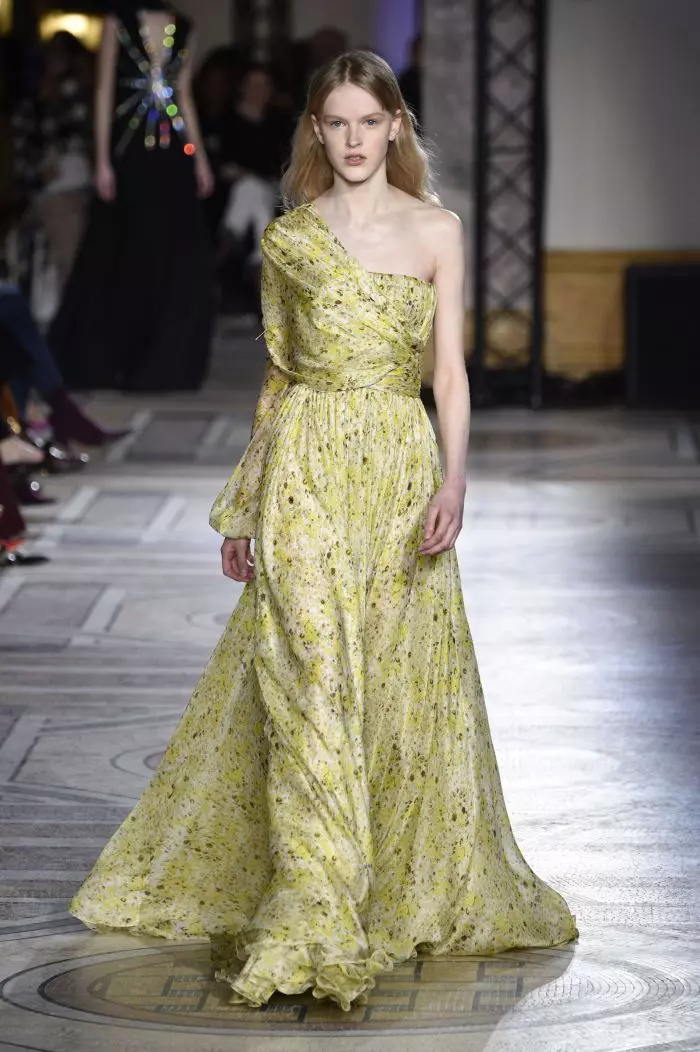 Défilé de mode Giambattista Valli Haute-Couture printemps-été 2018 à Paris