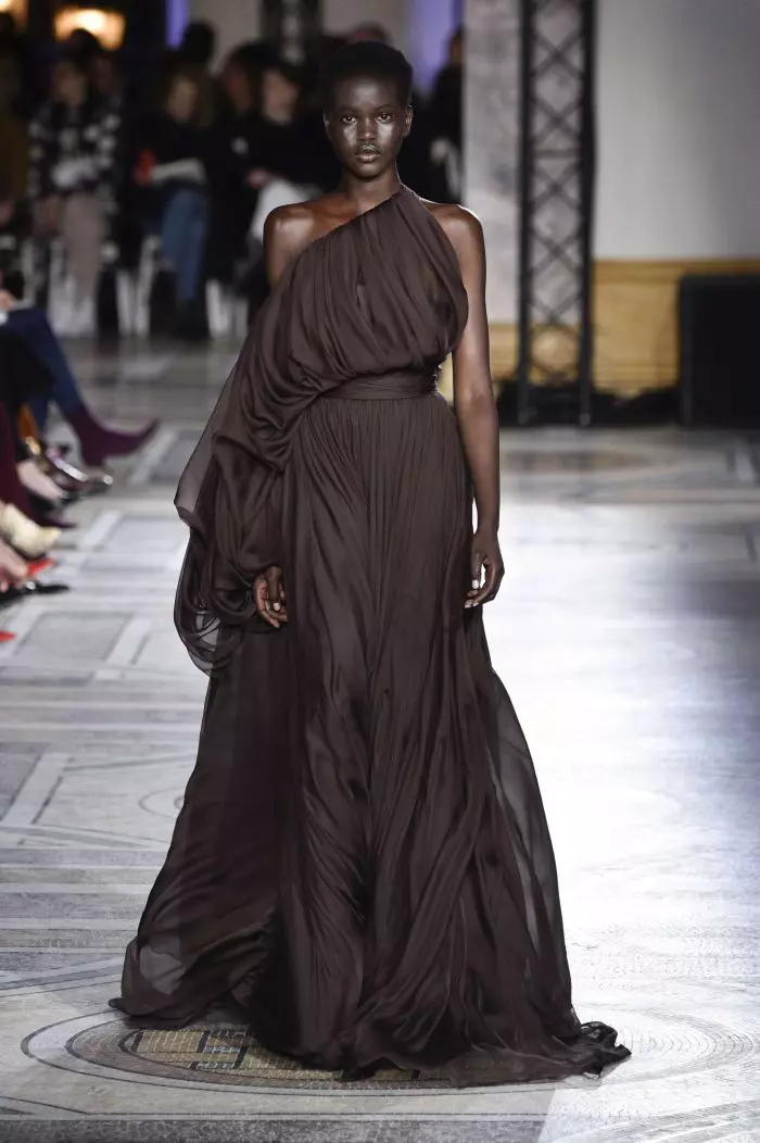 Défilé de mode Giambattista Valli Haute-Couture printemps-été 2018 à Paris