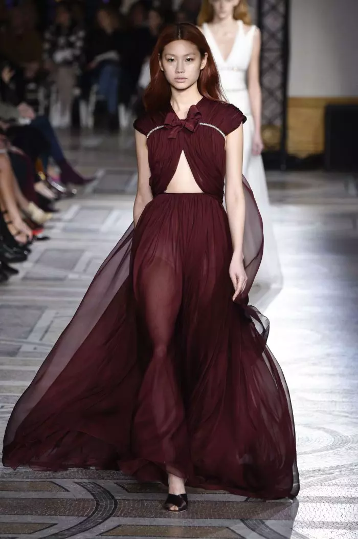 Défilé de mode Giambattista Valli Haute-Couture printemps-été 2018 à Paris