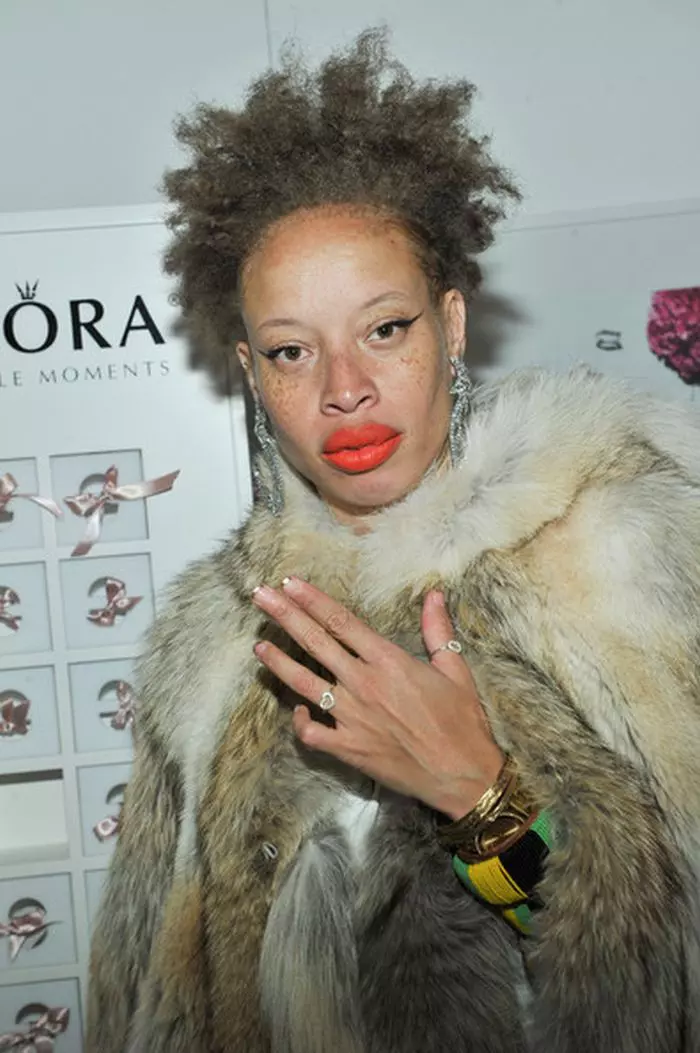 Stacey McKenzie, și ea model, are o urâțenie stranie, și tocmai asta o face interesantă.