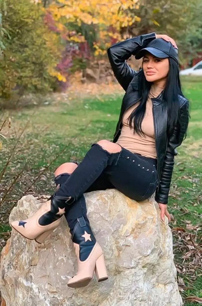 Carmen-de-la-Sălciua-2