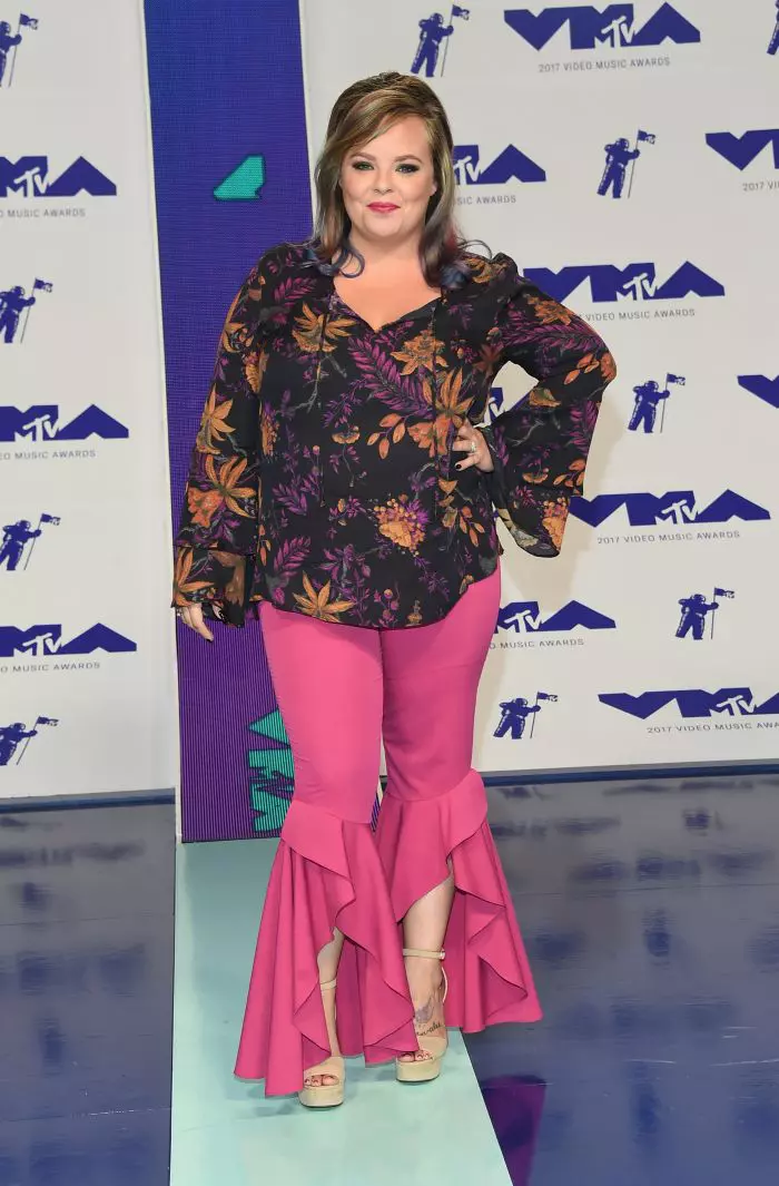 Caitlin Valtierra pare să vină de la cursuri de... samba.