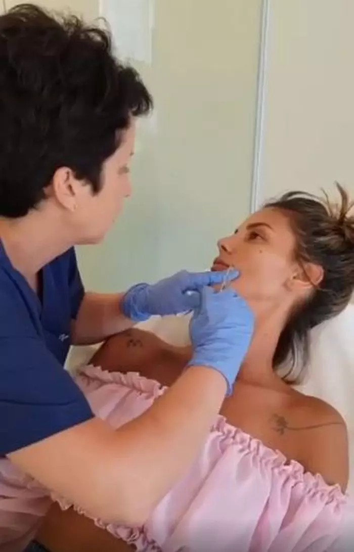 Ramona Olaru, intervenție estetică