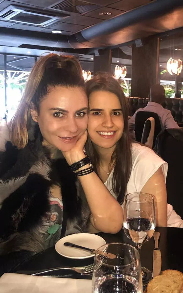 Adina Buzatu si fiica 7