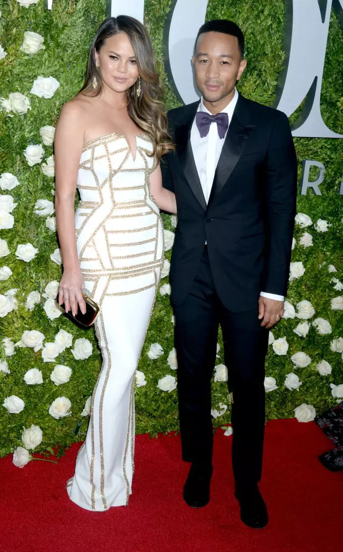 Chrissy Teigen si John Legend