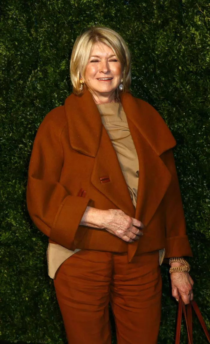 Martha Stewart nu s-ar da în lături de la o partidă de sex în trei...