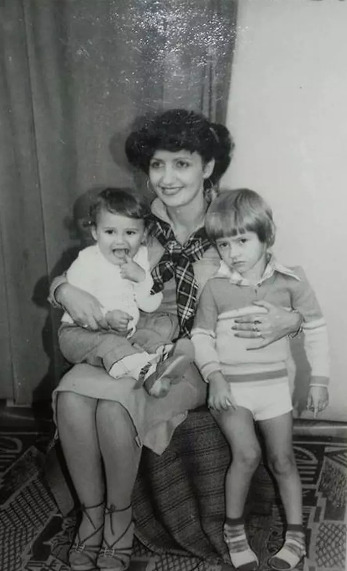 Ileana Cicuulete și fiii săi