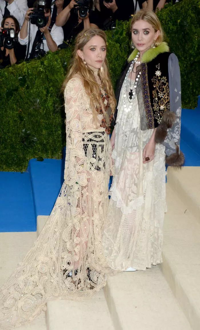 Mary-Kate Olsen și Ashley Olsen