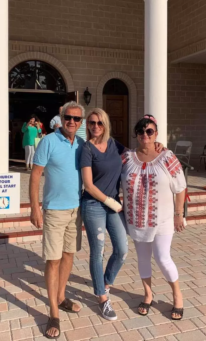 catrinel-sandu-si-parintii-ei