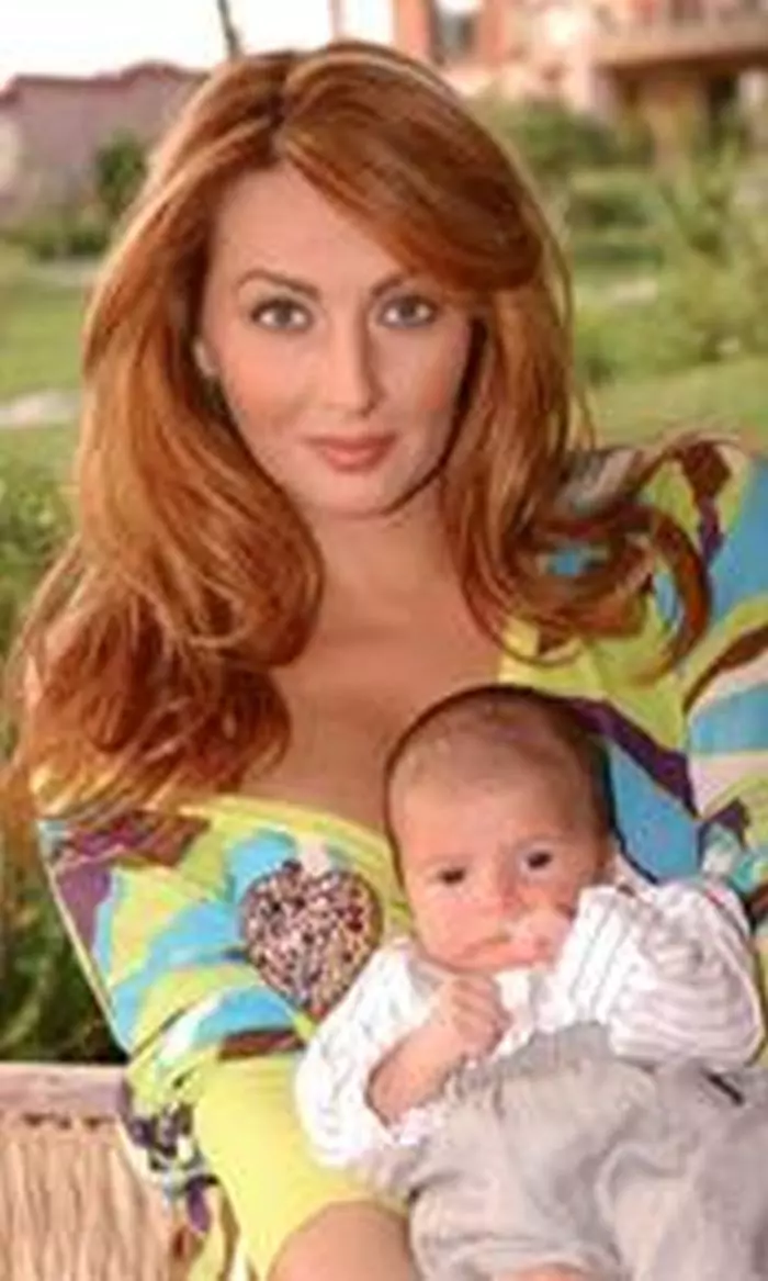 Ayan-Schwarzenberg-0