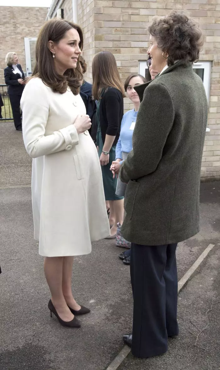 Kate Middleton este însărcinată, dar participă la multe evenimente