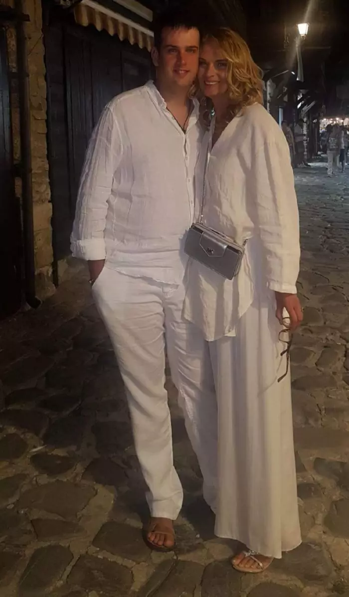 Manuela Hărăbor și fiul ei, Andrei