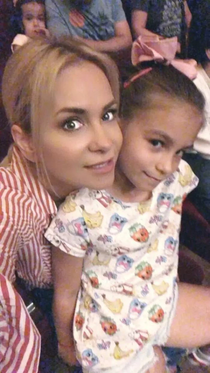 Paula Chirila si Carla