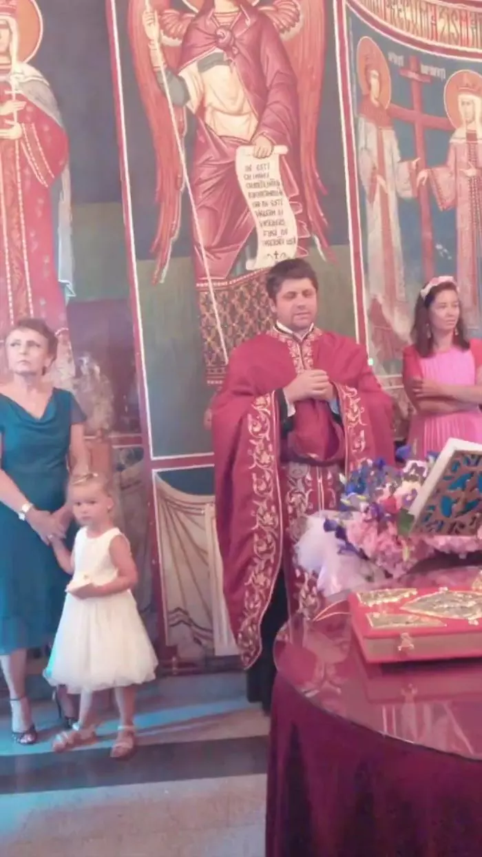 Imagini de la botezul lui Iris, fetiţa Gabrielei Cristea şi a lui Tavi Clonda
