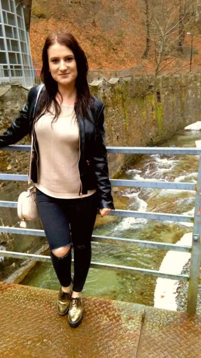 Simona de la MPFM este însărcinată (2)