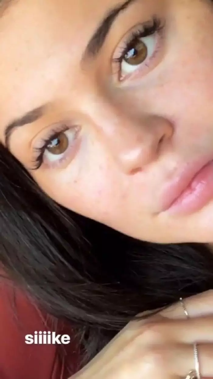 Kylie Jenner a pozat nemachiată