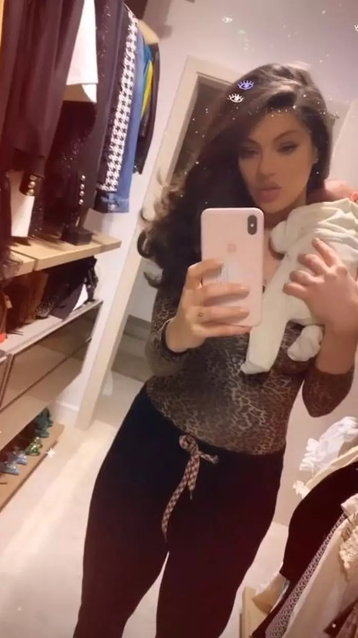 Cristina Ich și băiețelul ei