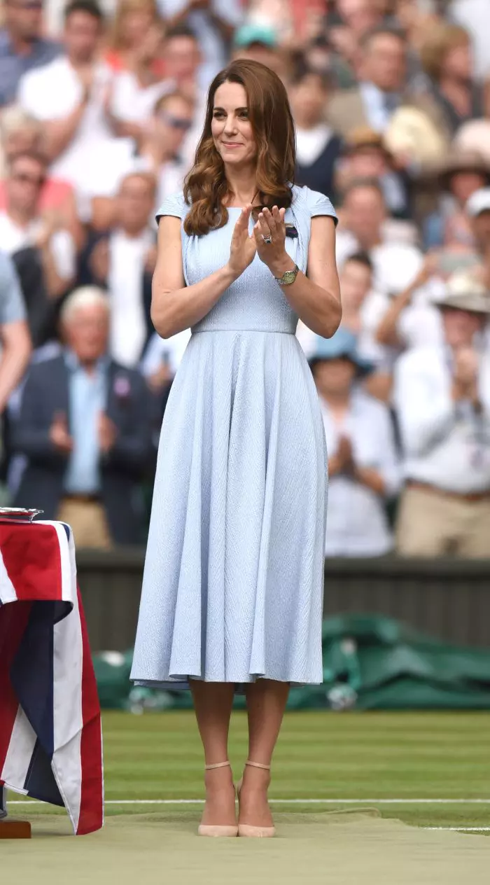 Kate Middleton a purtat pantofi de 300 de lei