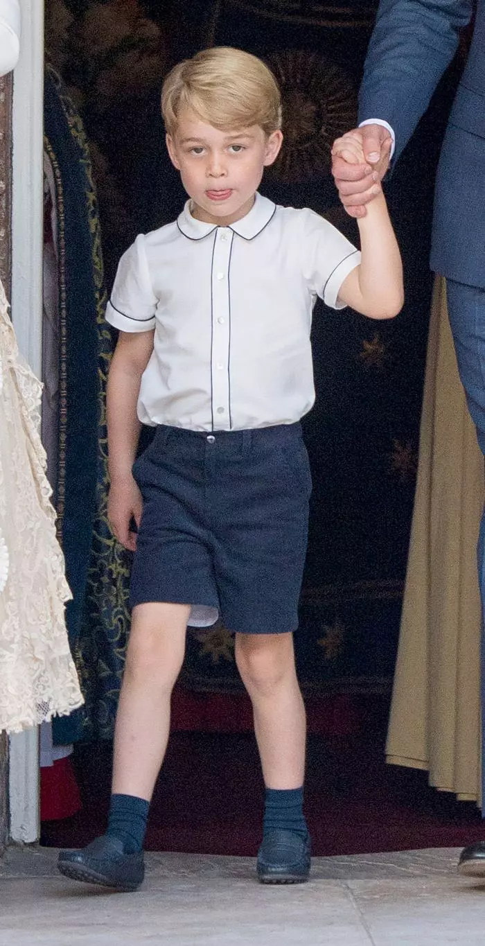 Prințul George a făcut o semnătură proprie din pantalonii scurți...