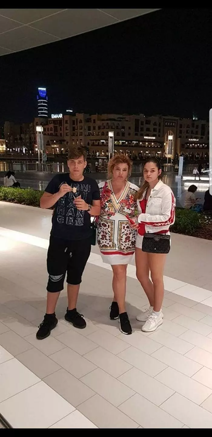 Mihaela Borcea și cei doi copii