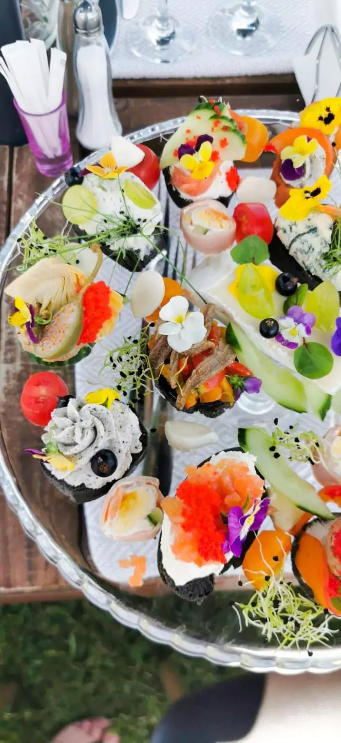 Meniu sofisticat pentru botezul lui Iris