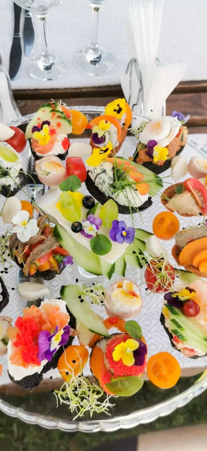 Meniu sofisticat pentru botezul lui Iris