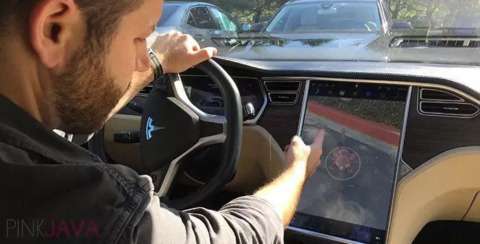tesla model s pokemon go(3)
