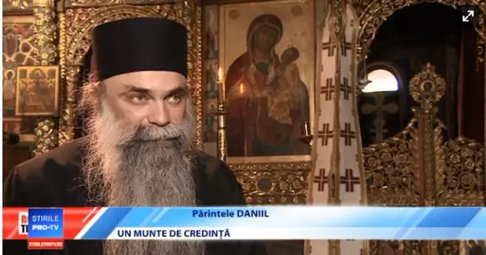 Fiul Valeriei Seciu și al lui Octavian Cotescu e călugăr la muntele Athos