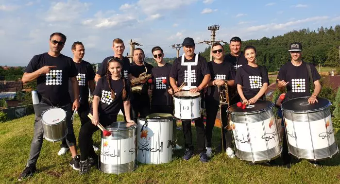 SuperChill School – Traditie din percutie! (1)