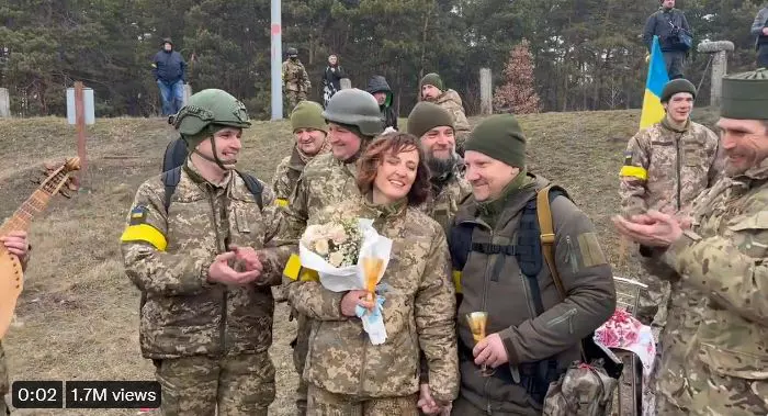 doi-militati-casatorit-Ucraina4