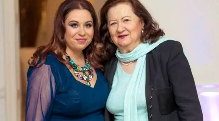 oana roman mama