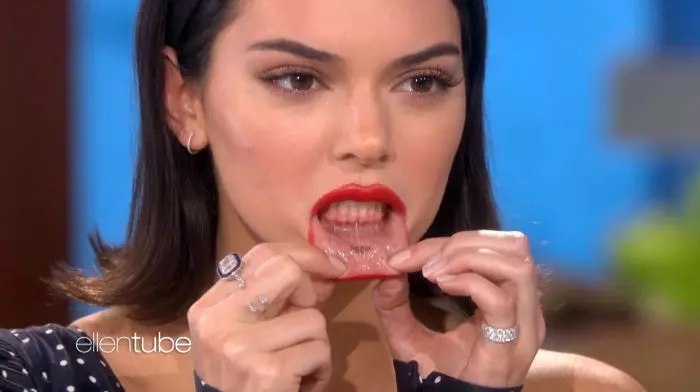 Kendall Jenner s-a tatuat la beție