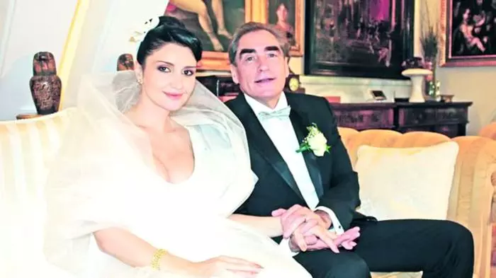 Silvia Chifiriuc ș Petre Roman la nuntă