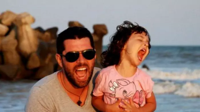 Alex Dima și fetița lui, Sarah