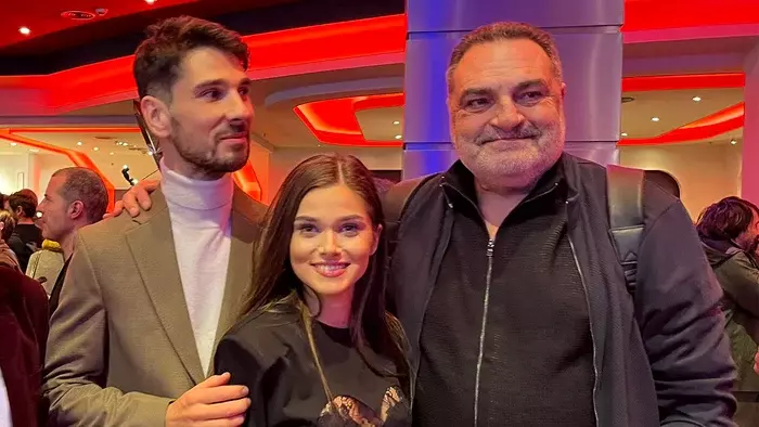 theo rose si iubitul eii