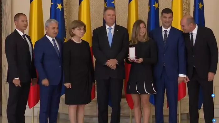 Simona Halep a fost decorată de Klaus Iohannis
