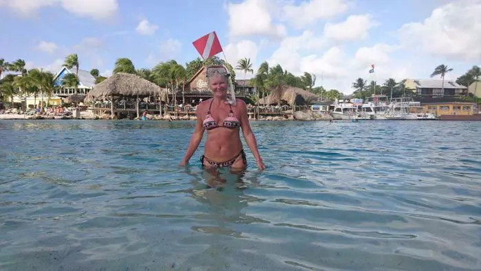 Monica Tatoiu nu are probleme să se afișeze în costum de baie, la 63 de ani