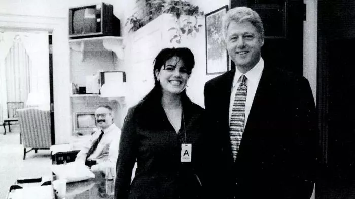 Monica Lewinsky a avut o aventură cu Bill Clinton între 1995-1996
