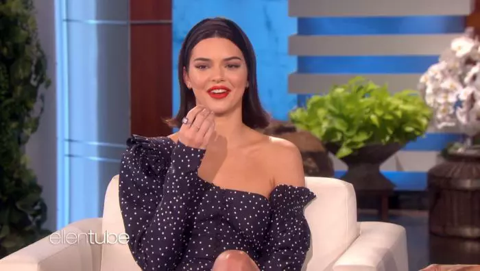 Kendall Jenner s-a tatuat la beție