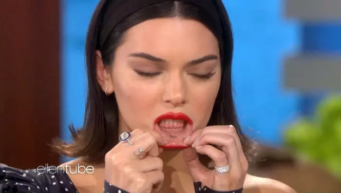 Kendall Jenner s-a tatuat la beție