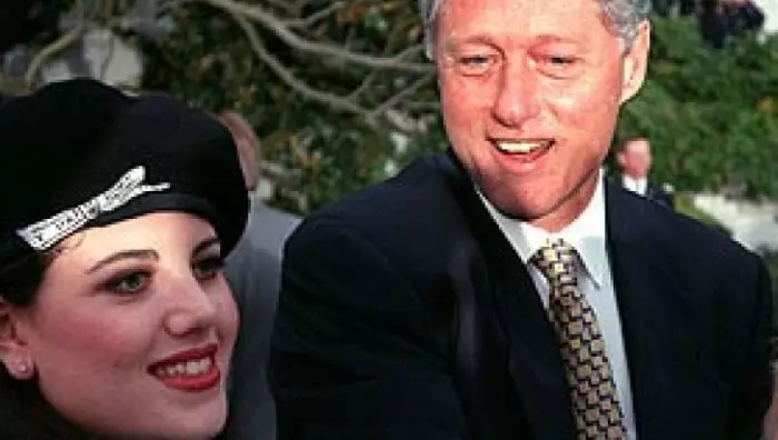 Monica Lewinsky a avut o aventură cu Bill Clinton între 1995-1996